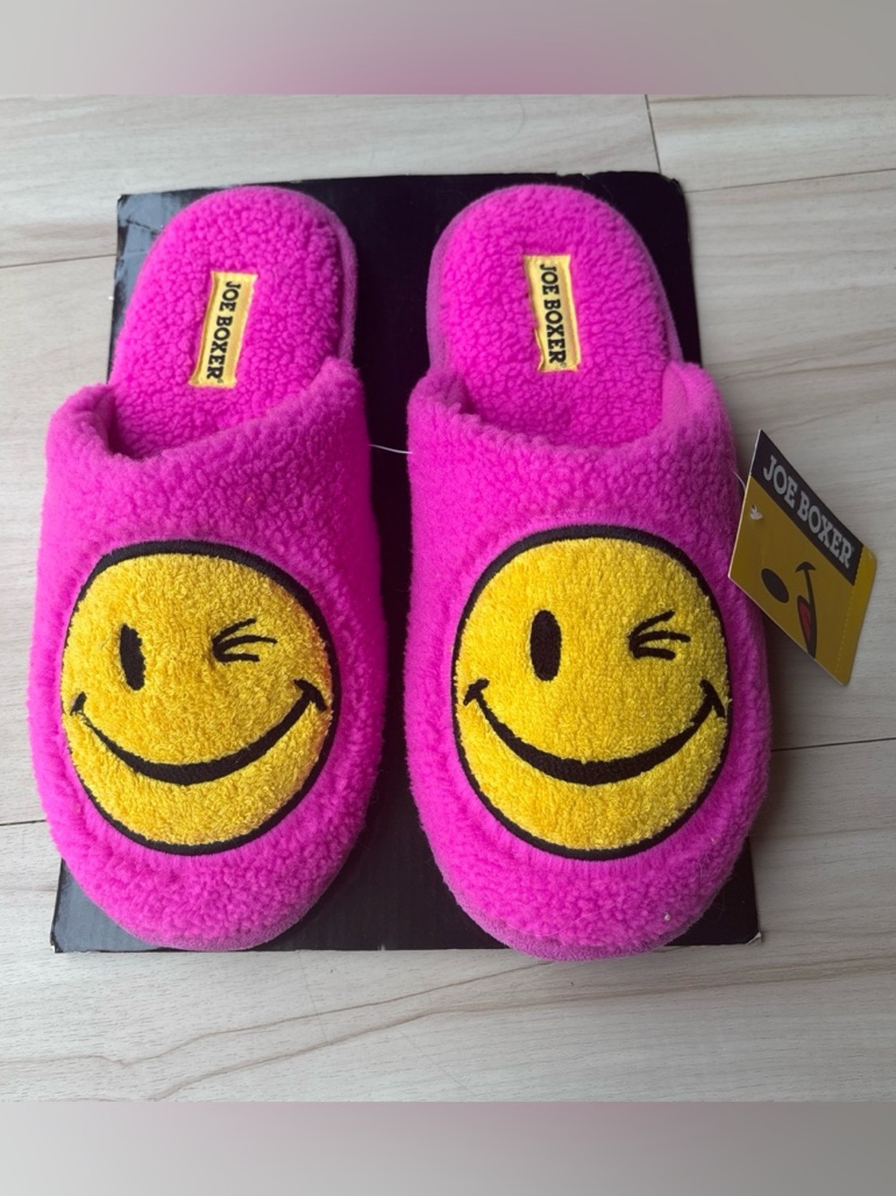Joe Boxer Hot Pink Plush Slippers w Yellow Winking Smiley Faces - NWT